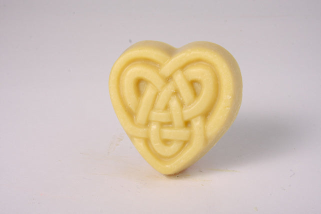 Hearts Celtic Knot - Peppermint with Tea Leaf Bits